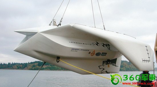 中国首款跨海空无人机问世 可直接飞行潜入海底
